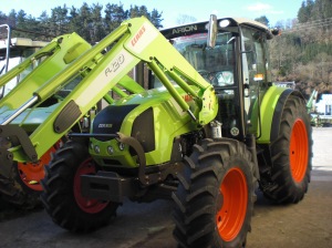 tractor CLAAS ARION 420